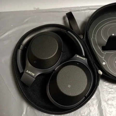 SONY WIRELESS HEADPHONES IN BLACK - MODEL UNSPECIFIED