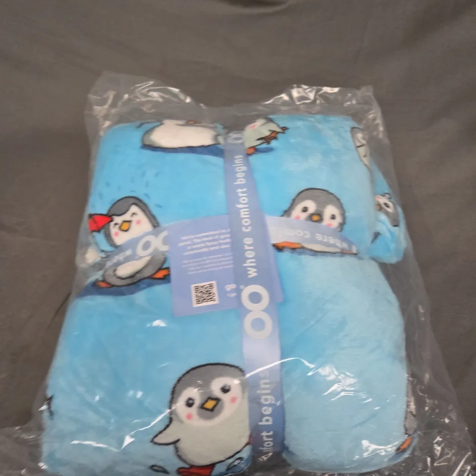 SEALED OODIE OVERSIZED HOODED BLANKET - PENGUIN 