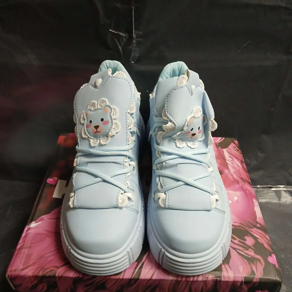 BOXED PAIR OF KOI FANCIFUL FREDDO BEAR RUFFLE TRAINERS - BABY BLUE UK 6