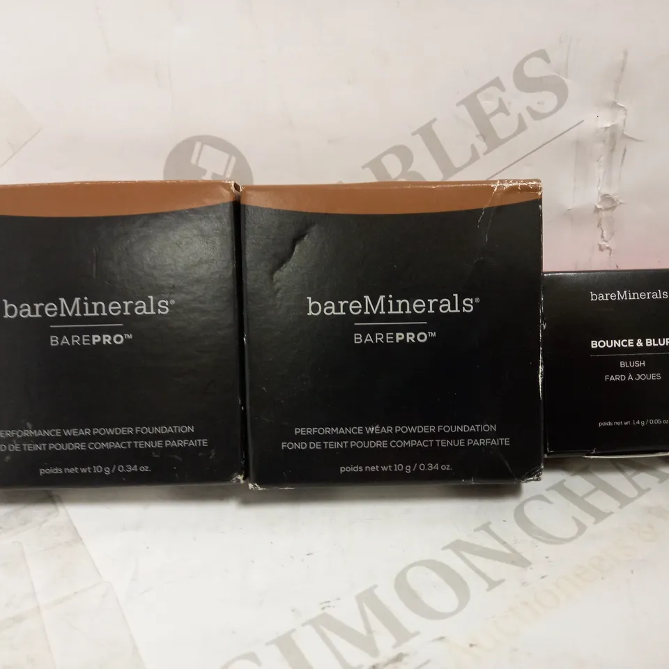 LOT OF 3 ASSORTED BAREMINERALS PRODUCTS TO INCLUDE 2 X BAREPRO POWDER FOUNDATION - TRUFFLE 29 & BOUNCE & BLUR BLUSH - MAUVE SUNRISE 