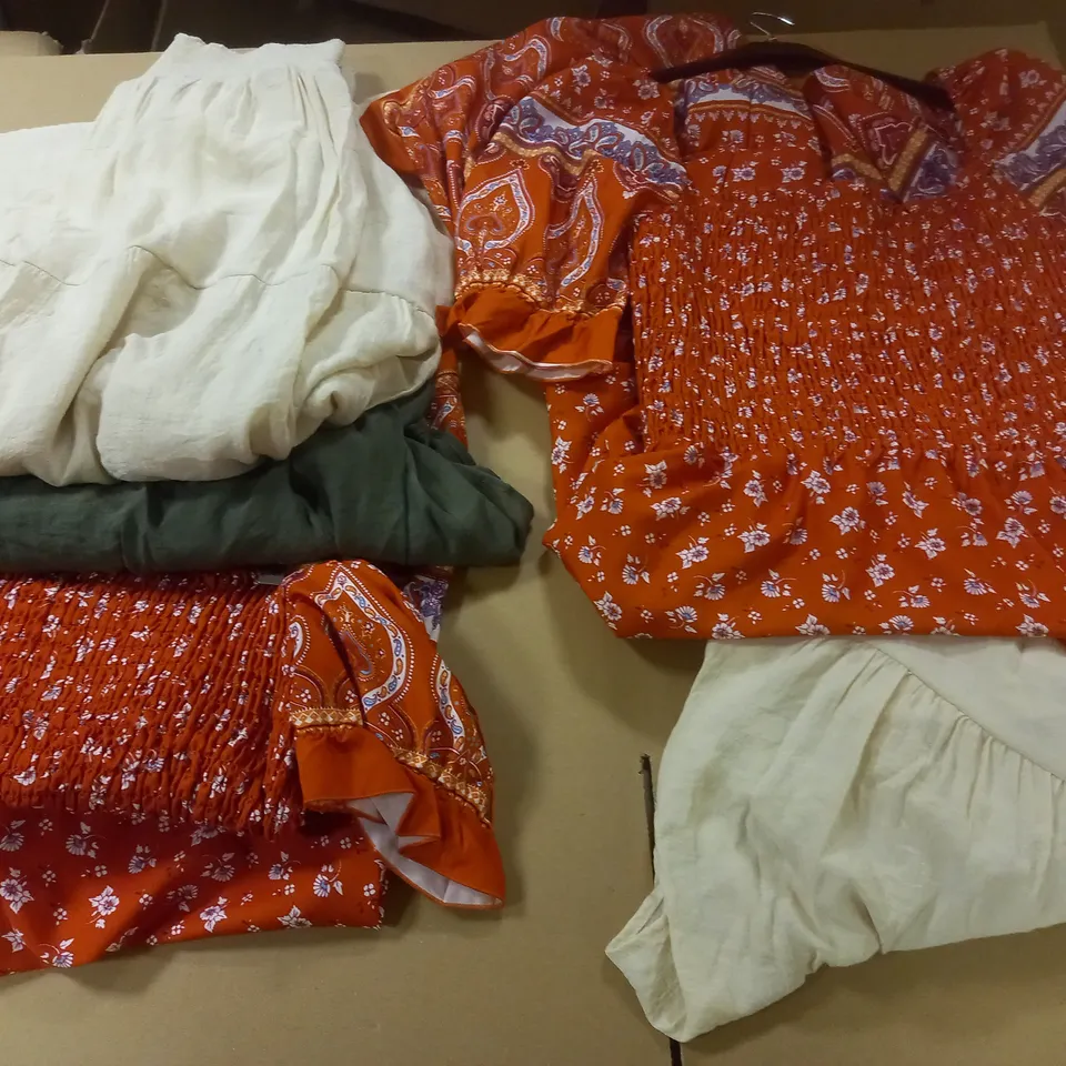 BOX OF APPROX 5 ASSORTED ITEMS OF BLUE VANILLA CLOTHING IN VARIOUS SIZES AND STYLES