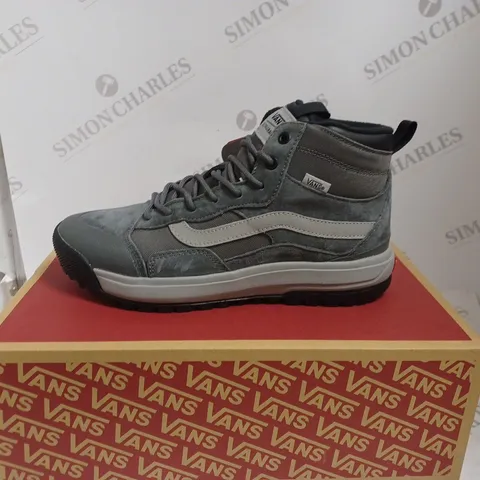 BOXED VANS GREY ULTRARANGE EXO TRAINERS- UK 8