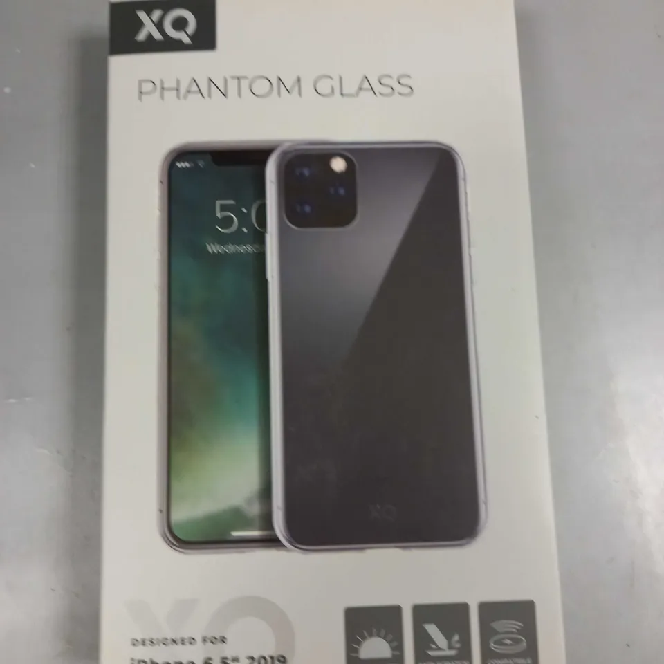 APPROXIMATELY 40 BOXED BRAND NEW XQ PHANTOM PROTECTIVE CASES FOR IPHONE 11 PRO MAX