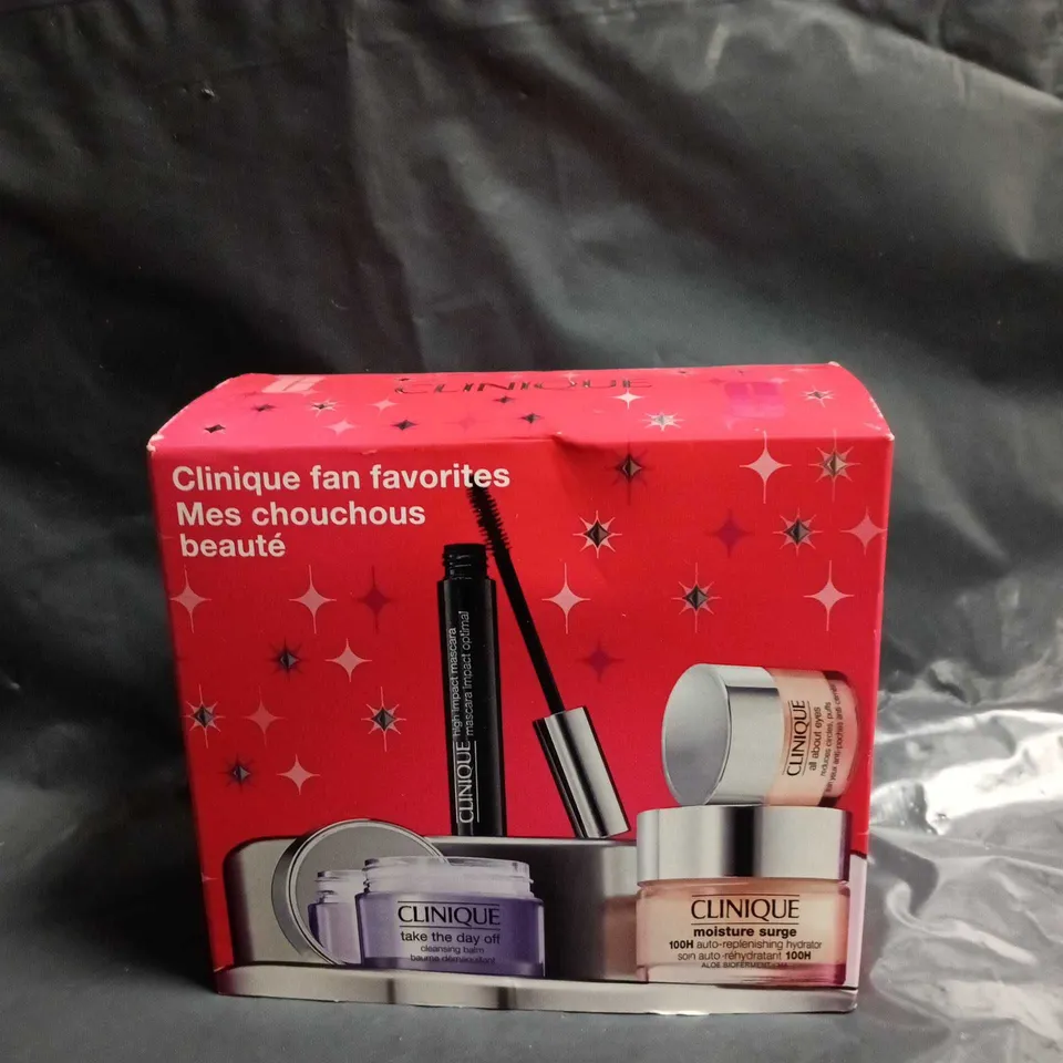 CLINIQUE GIFT SET – FAN FAVOURITE (RED BOX)