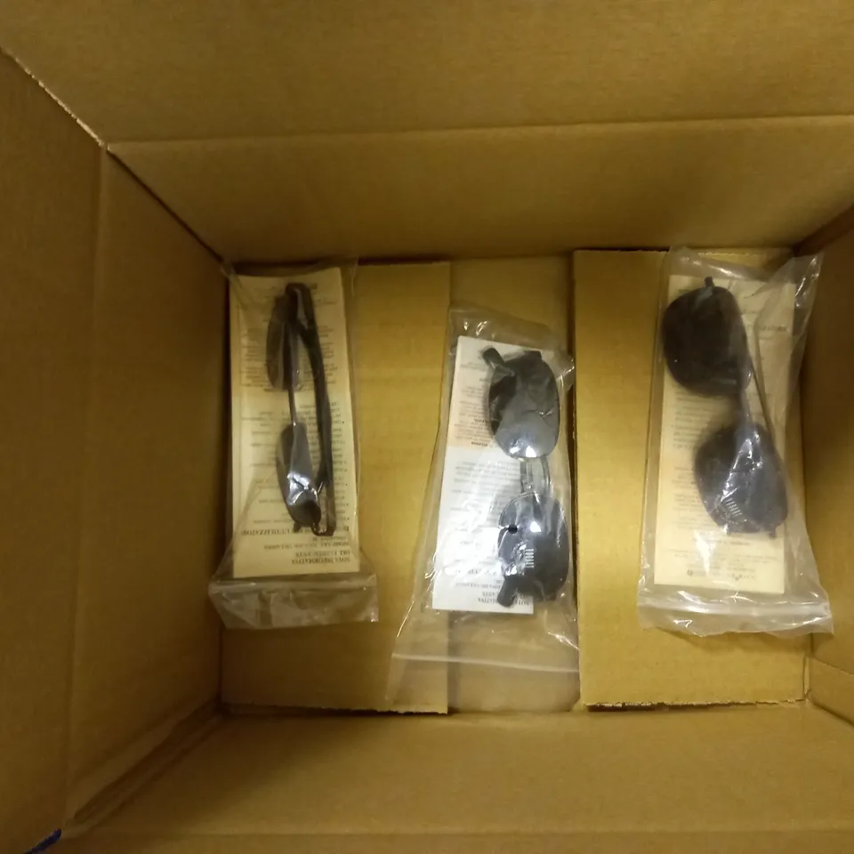 BOX OF APPROX 6 PAIRS OF ASSORTED SUNGLASSES TO INCLUDE VOGART 2474I, VOGART 2475I, VOGART 2467I.