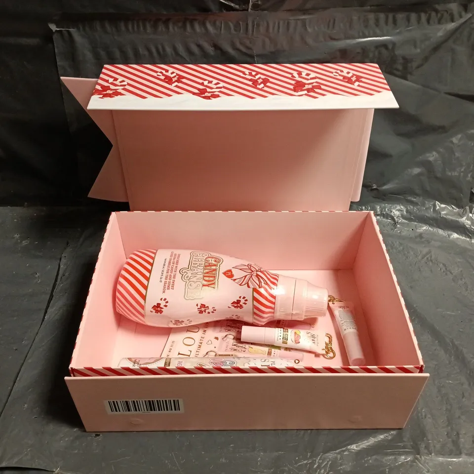 P.LOUISE PINK BOW CHRISTMAS GIFT BOX W. BATH SOAK, BODY FOAM, AND LIP SERUM