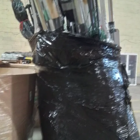 PALLET CONTAINING A LARGE QUANTITY OF ROTARY AIRERS