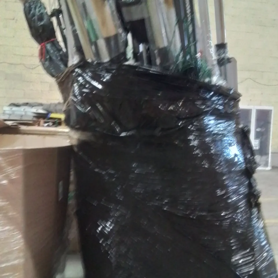 PALLET CONTAINING A LARGE QUANTITY OF ROTARY AIRERS