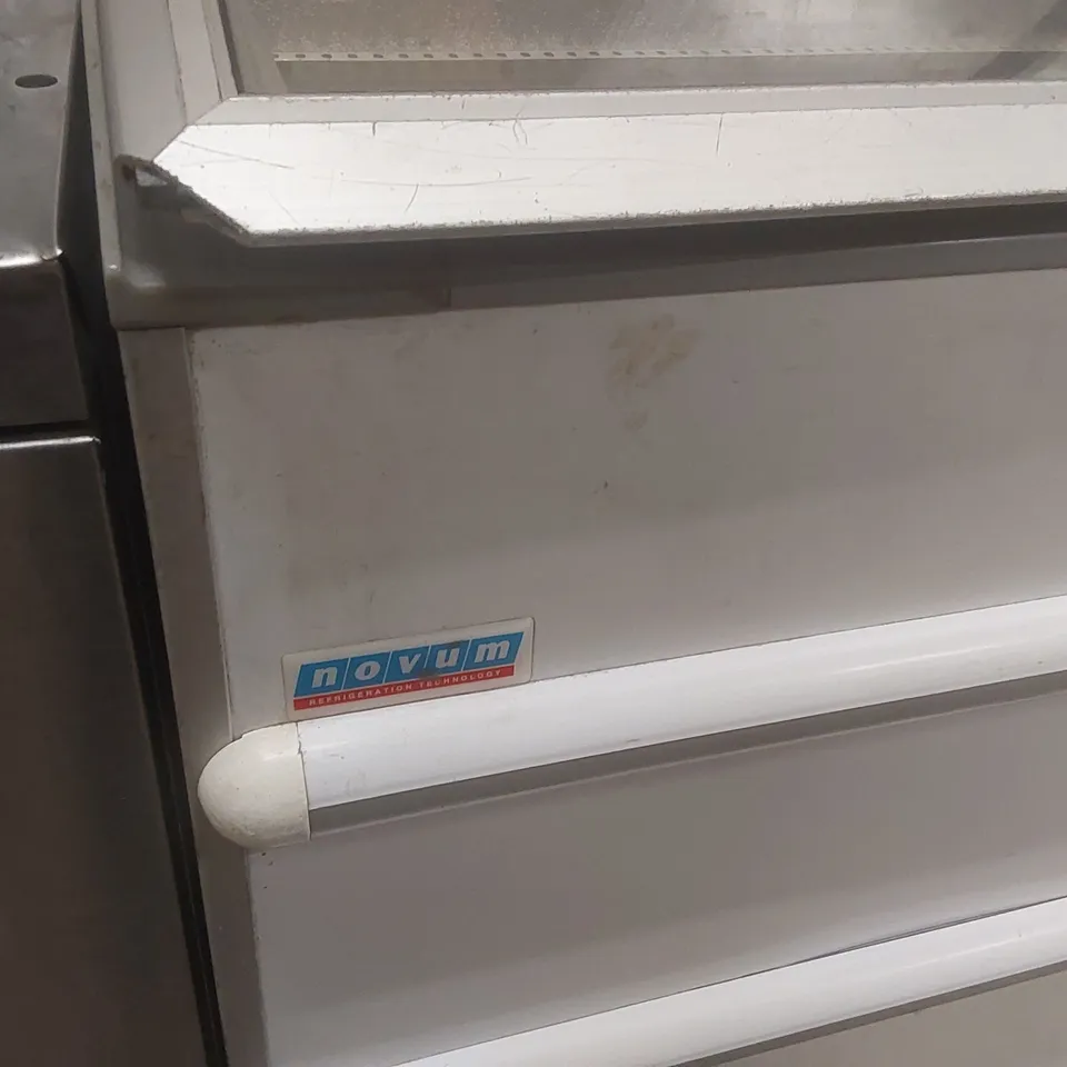 NOVUM COMMERCIAL DISPLAY FREEZER