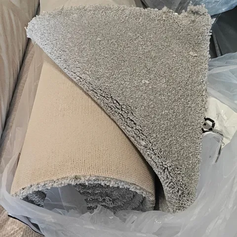 QUALITY BAGGED AND ROLLED ULTIMATE EXPRESSIONS CARPET IN FROST - APPROXIMATELY LENGTH 4.2M WIDTH 4M