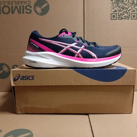 BOXED PAIR OF ASICS TRAINERS IN NAVY/PINK SIZE 6.5