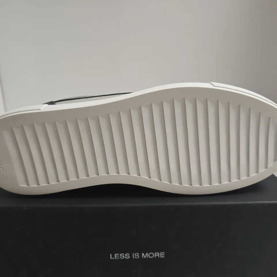 BOXED PAIR OF ARNE ATLAS TRAINERS - UK SIZE 11