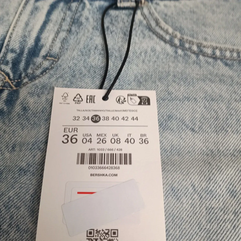 BERSHKA WOMEN'S LIGHT WASH DENIM MINI SKIRT – UK 8 (EU 36)