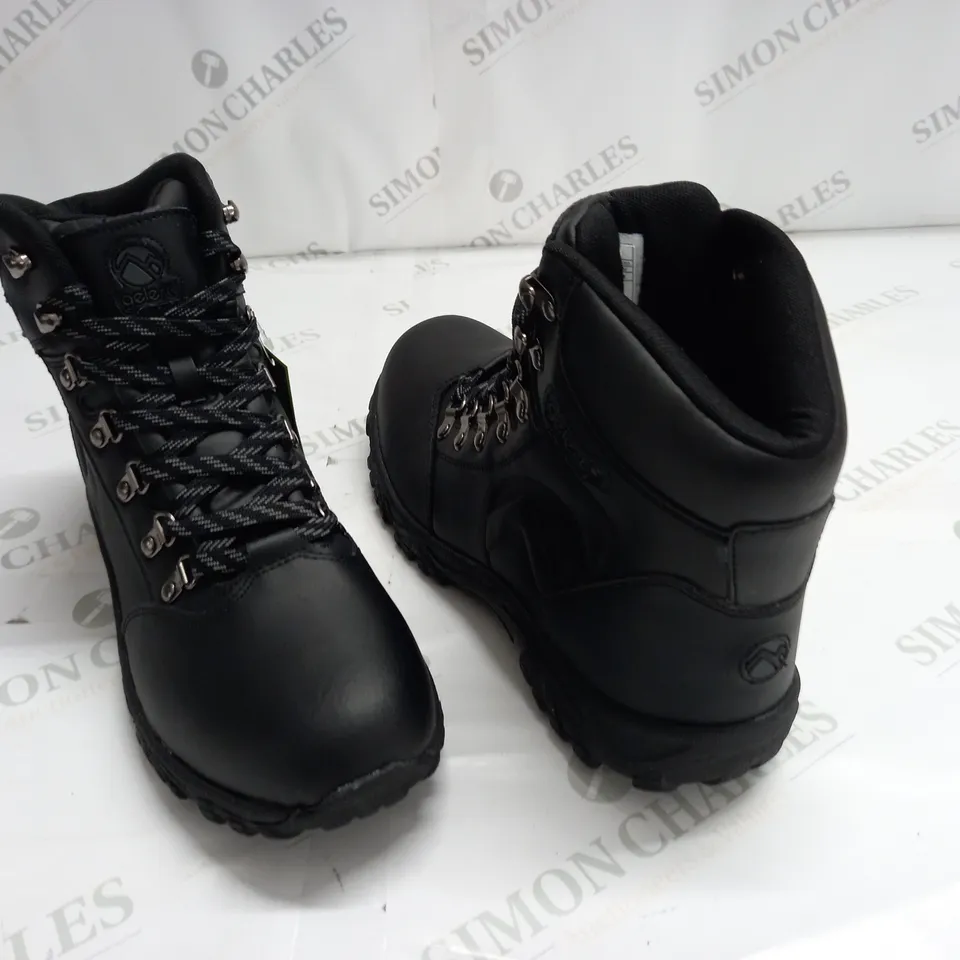 GELERT BLACK LEATHER WALKING BOOTS - UK 9