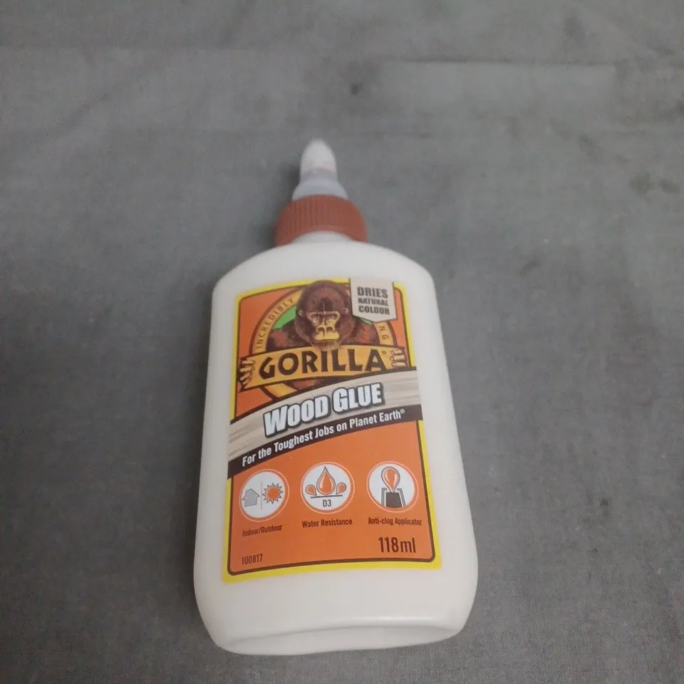 APPROXIMATELY 15 ASSORTED HOUSEHOLD ITEMS INCLUDING TAPE MEASURE , SCHOOL STATIONARY SET AND GORILLA GLUE 