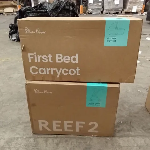 BOXED SILVER CROSS REEF 2 STROLLER WITH CARRYCOT (2 BOXES)