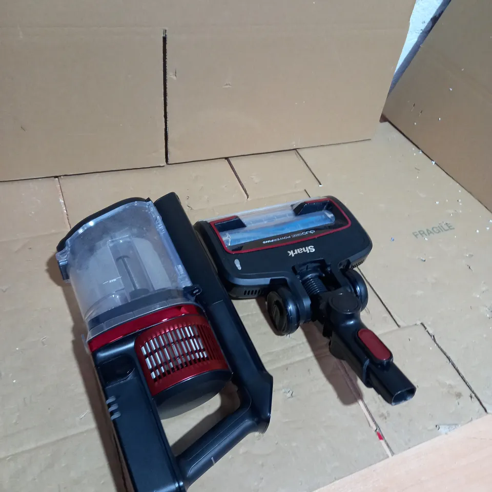 SHARK CORDLESS VACUUM IZ300UKT