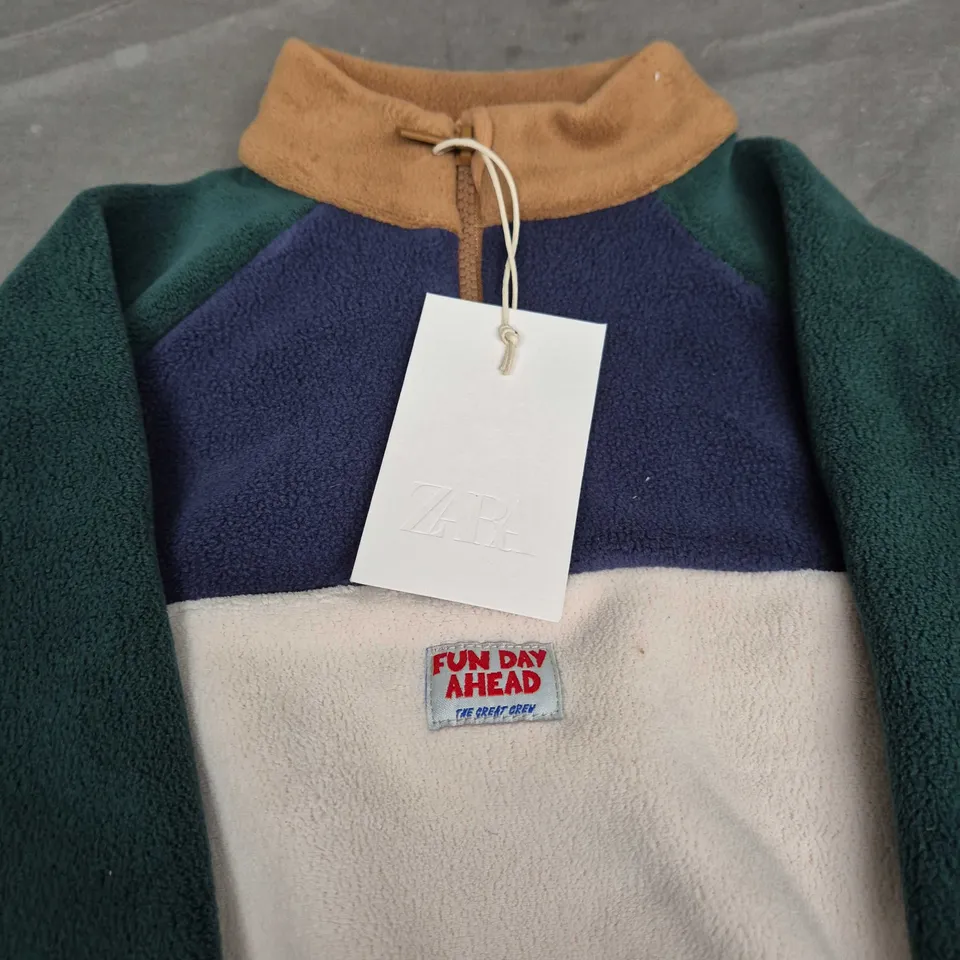 ZARA Kids' colour-block fleece pullover jacket – green sleeves, purple chest, beige body – size 86 cm – Fun Day Ahead