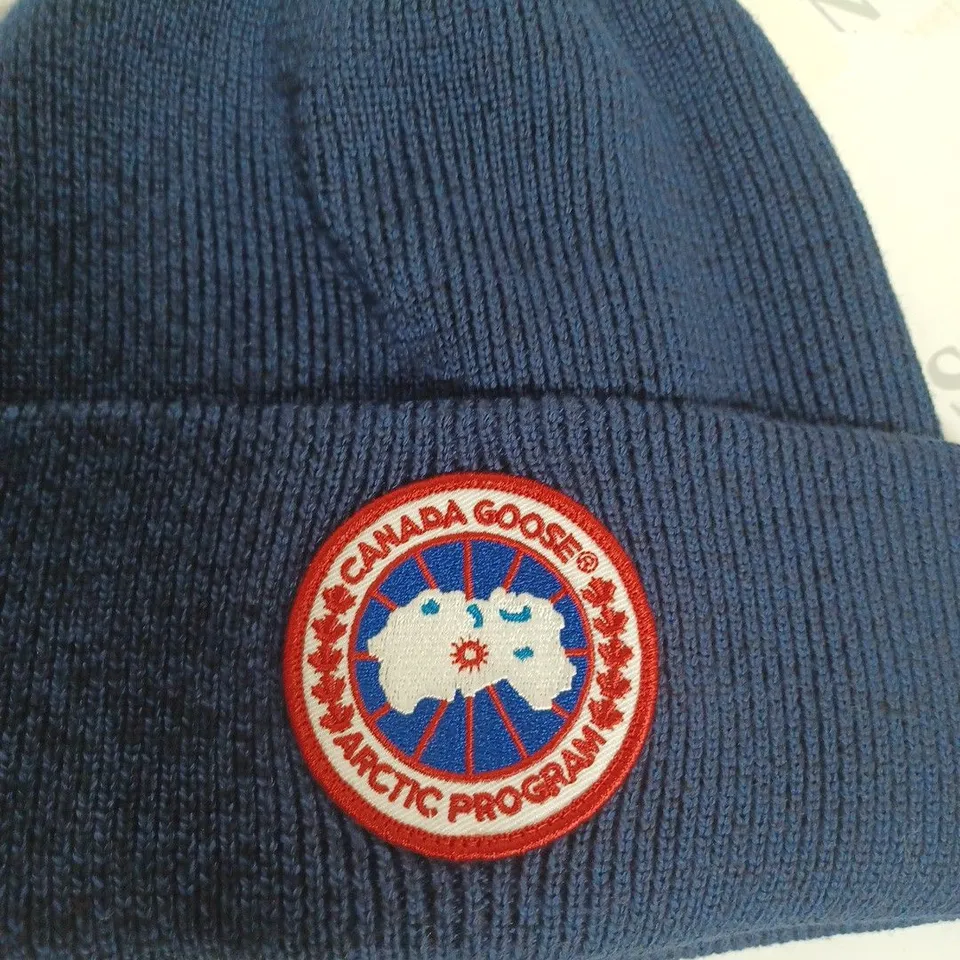 CANADA GOOSE NAVY BOBBIE HAT