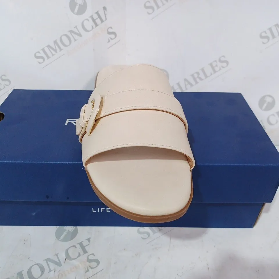 BOXED PAIR OF ROCKPORT YARA FLAT SANDALS IN BEIGE UK SIZE 7