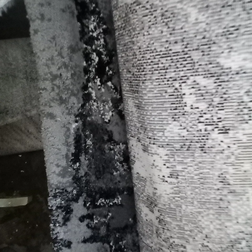 GREY BLACK WOOL RUG SIZE UNSPECIFIED