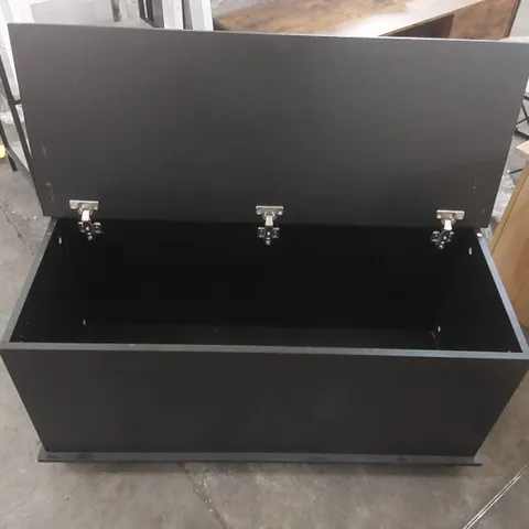WOODEN STORAGE CHEST - BLACK