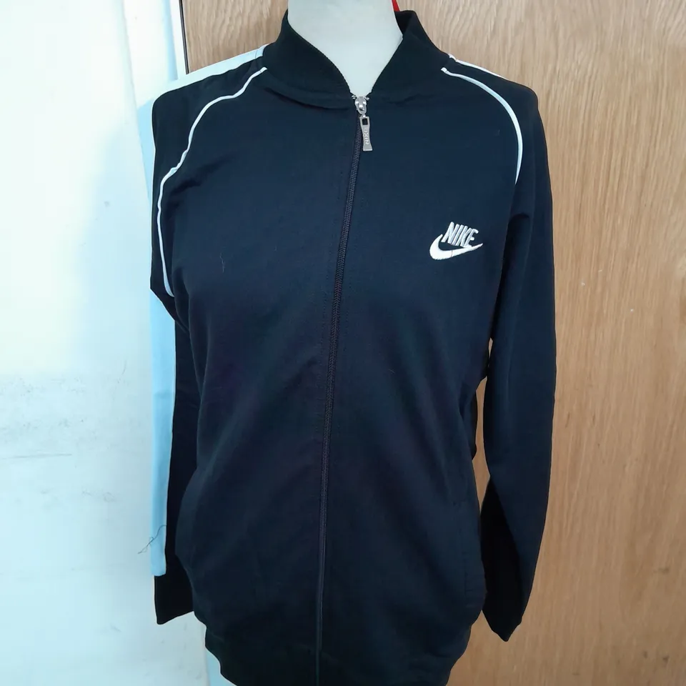 NIKE FULL ZIP JACKET IN BLACK AND WHITE SIZE XL