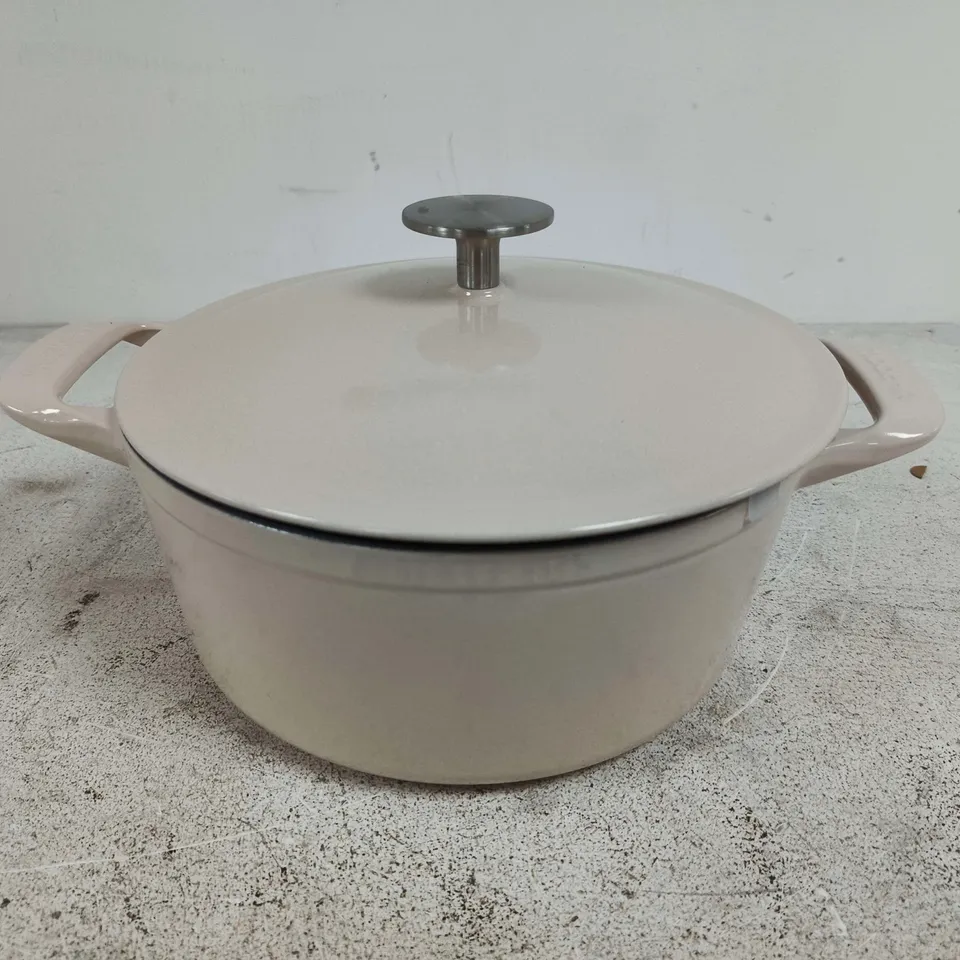 MADE IN ENAMELED CAST IRON ROUND DUTCH OVEN
