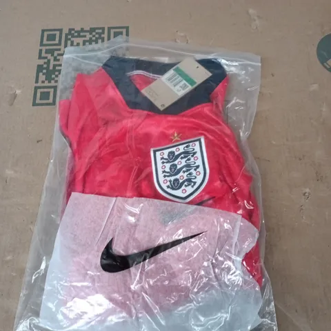 NIKE FOOTBALL SHIRT – ENGLAND CREST, RED, DRI-FIT, UK XL