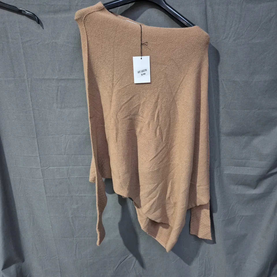 APROXIMATLY 25 ITEMS WOMANS LEGGINGS TOPS JUMPER