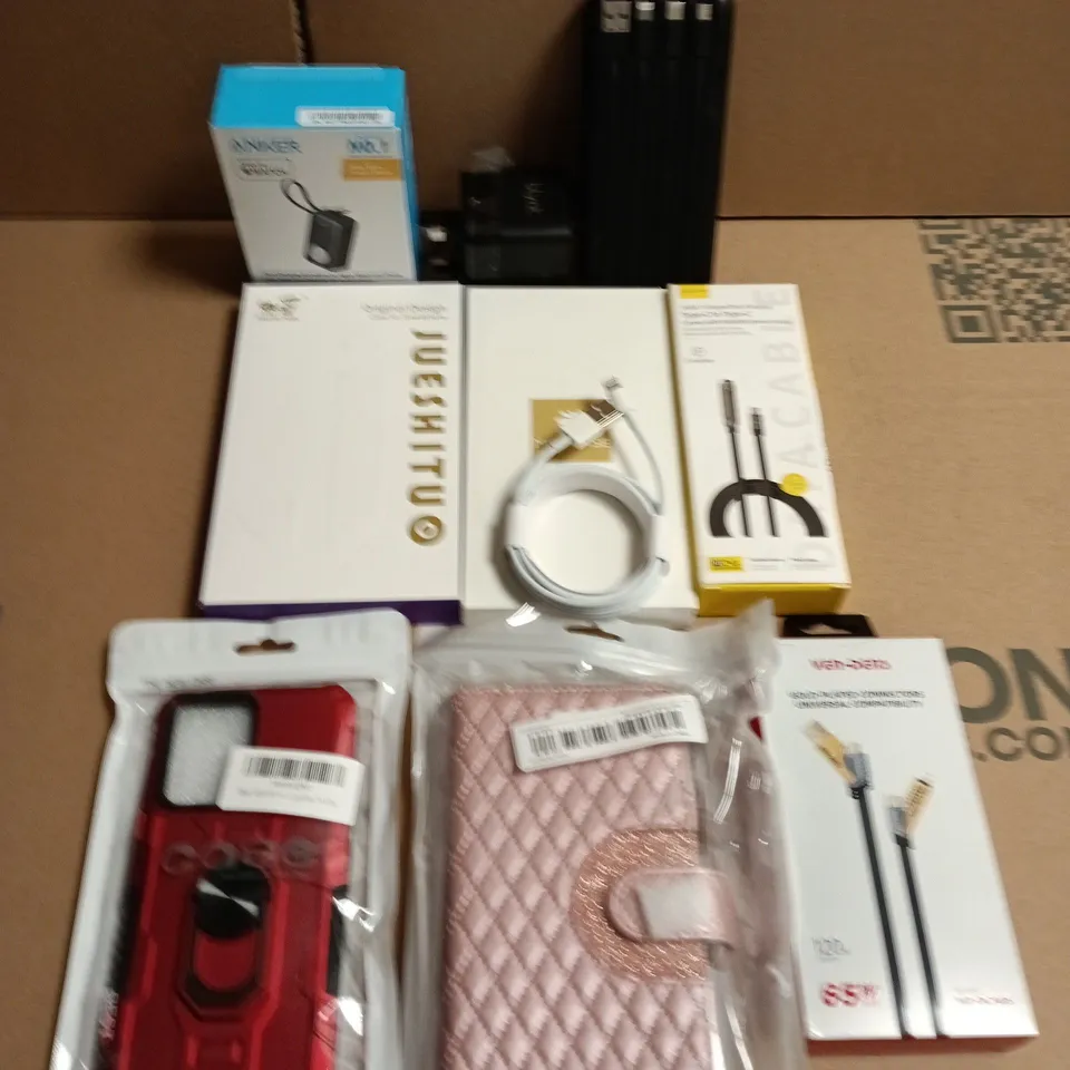 APPROX 15 ASSORTED PHONE ITEMS TO INCLUDE PHONE CASES, CHARGERS AND POWER BANKS