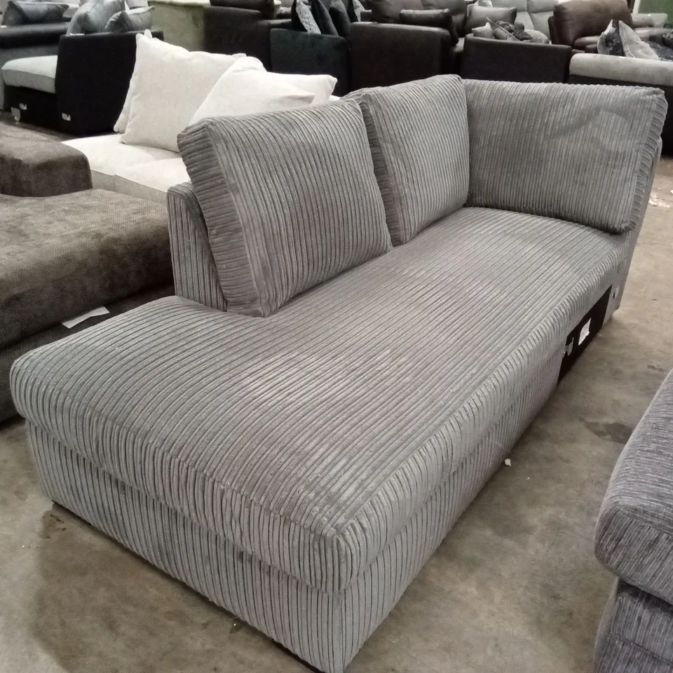 4 x ASSORTED DESIGNER SOFA PARTS AND PIECES