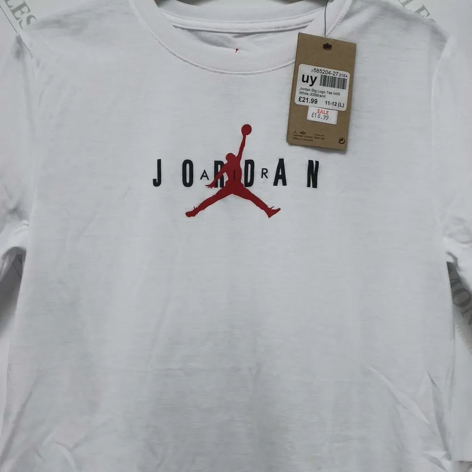 JORDAN BIG LOGO TEE IN WHITE - 12-13 (L)