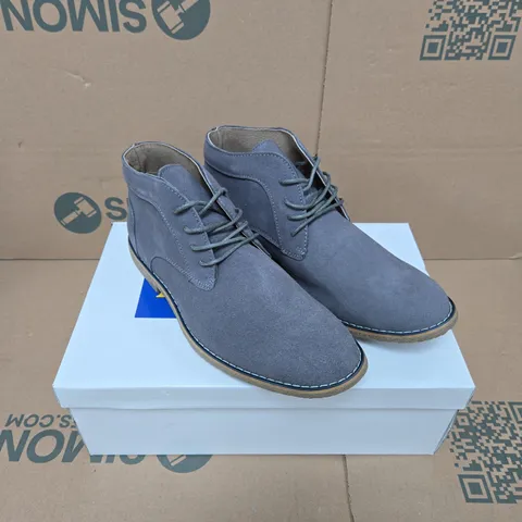 MALVERN SHOES GREY SUEDE DESERT BOOTS – UK 8 