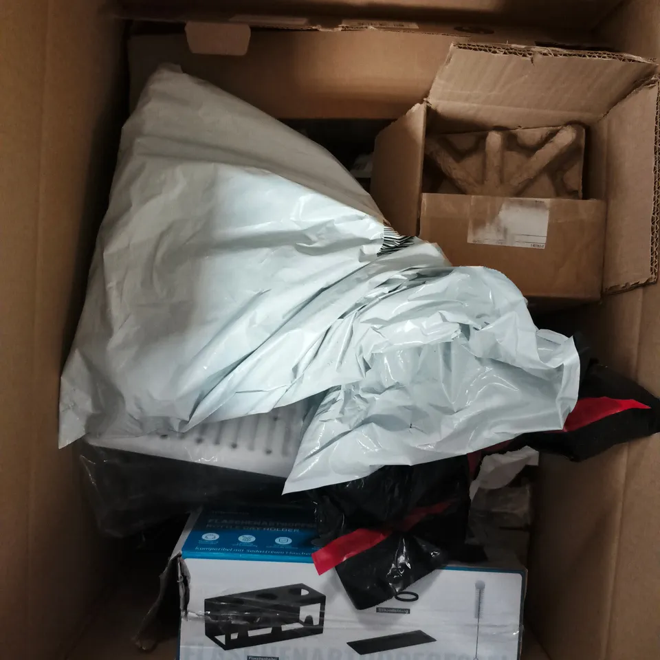 APPROXIMATELY 10 ASSORTED HOUSEHOLD PRODUCTS TO INCLUDE FOOD CONTAINER, DISH RACK, LED LIGHT ETC