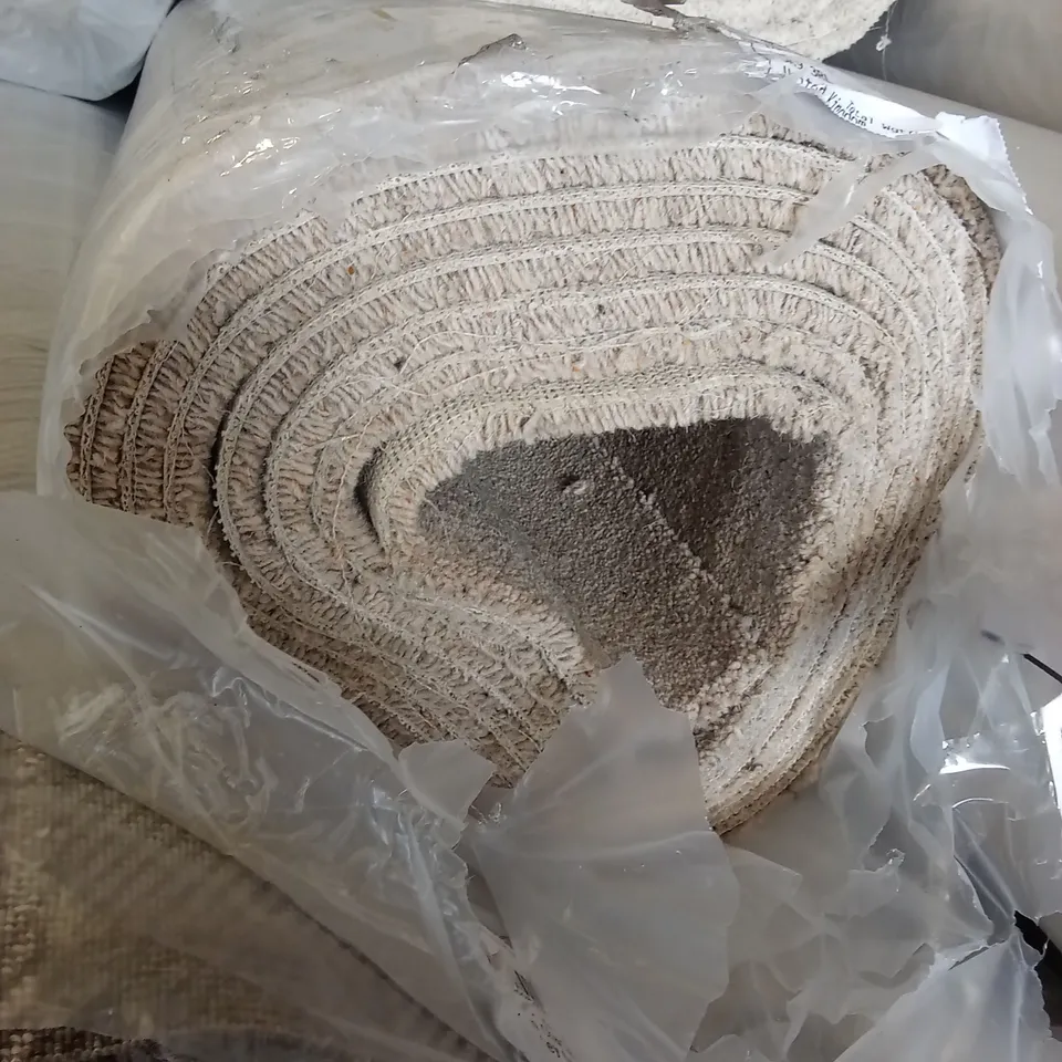 ROLL OF QUALITY SWALEDALE GRAIN AB CARPET // APPROX SIZE: 6.1 x 5m