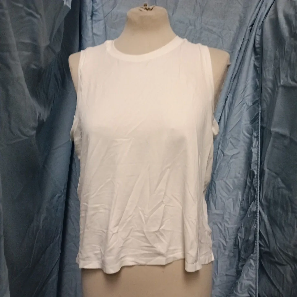 SWEATY BETTY ATHLETE WEIGHT SEAMLESS MUSCLE TANK – LILY WHITE, SIZE M