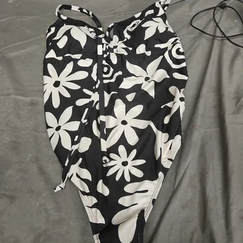 YOURS CLOTHING WOMEN'S FLORAL SWIMSUIT ONE-PIECE – BLACK & WHITE, UK 14 (EUR 42, US 10)