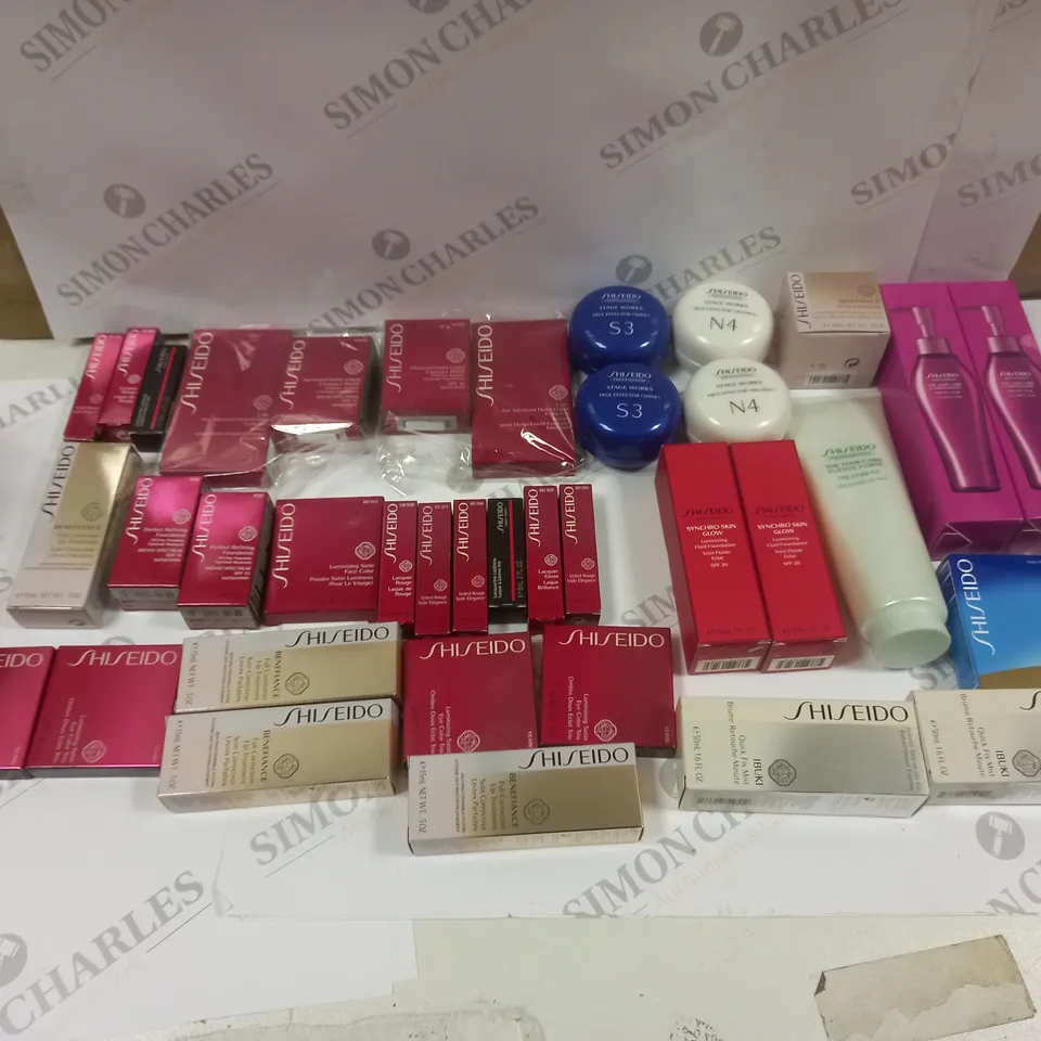 BOX OF APPROXIMATELY 20 ASSORTED HEALTH AND BEAUTY ITEMS TO INCLUDE - SHISEIDO IBUKO, SHISEIDO SUNSCREEN, AND SHISEIDO INTENSIVE EYE CARE ETC. 