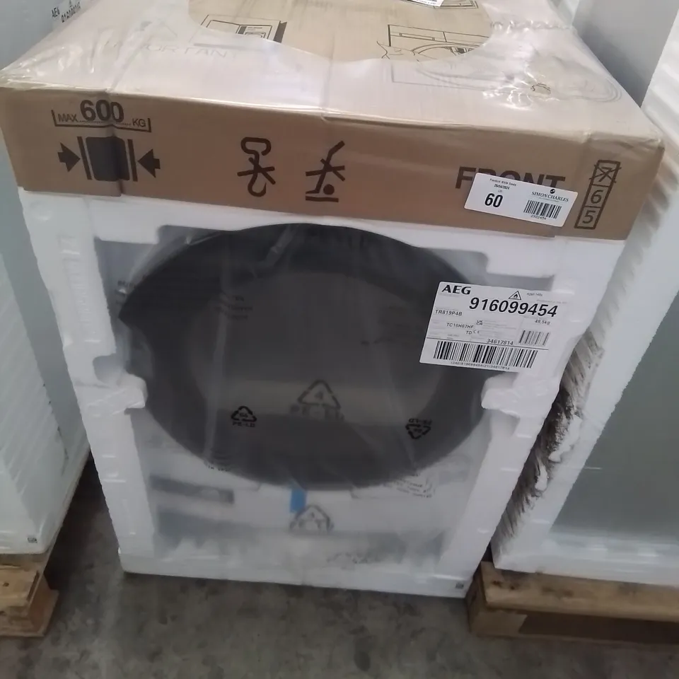 AEG SENSIDRY TECHNOLOGY 9KG HEAT PUMP TUMBLE DRYER - WHITE TR819P4B RRP £667
