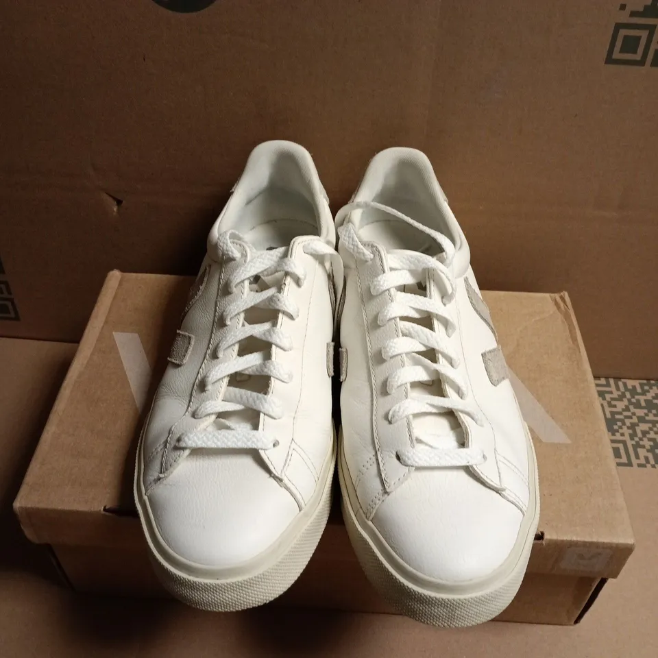 BOXED PAIR OF VEJA WHITE LEATHER SNEAKERS - UK SIZE 9