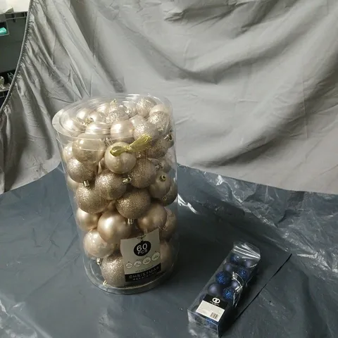 BOX OF ASSORTED CHRISTMAS DECORATIONS 