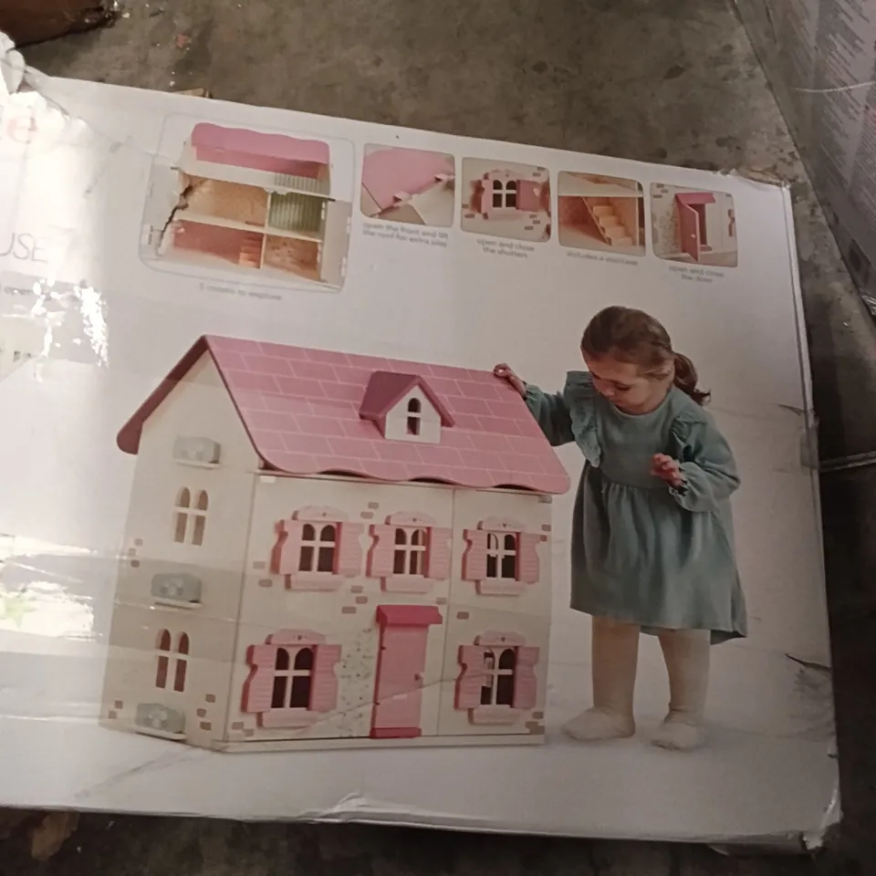 BOXED WOODEN DOLLS HOUSE 