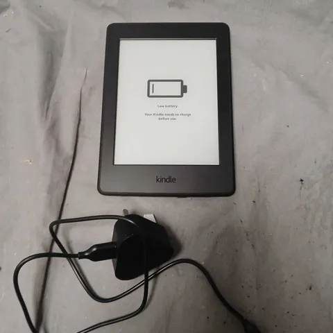 AMAZON KINDLE PAPERWHITE E-READER