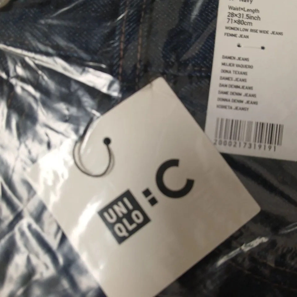 UNIQLO WOMEN’S JEANS – NAVY, UK 8 (WAIST 28IN X INSEAM 31.5IN)
