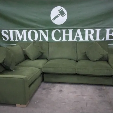 QUALITY BRITISH DESIGNER LOUNGE Co. WOODLAND MOSS CORNER SOFA WITH SIDE CUSHIONS