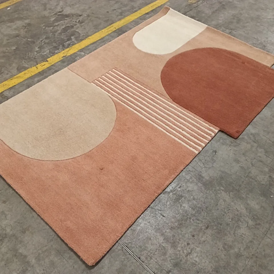 QUALITY DESIGNER AREA RUG - APPROXIMATELY 237CM X 150CM