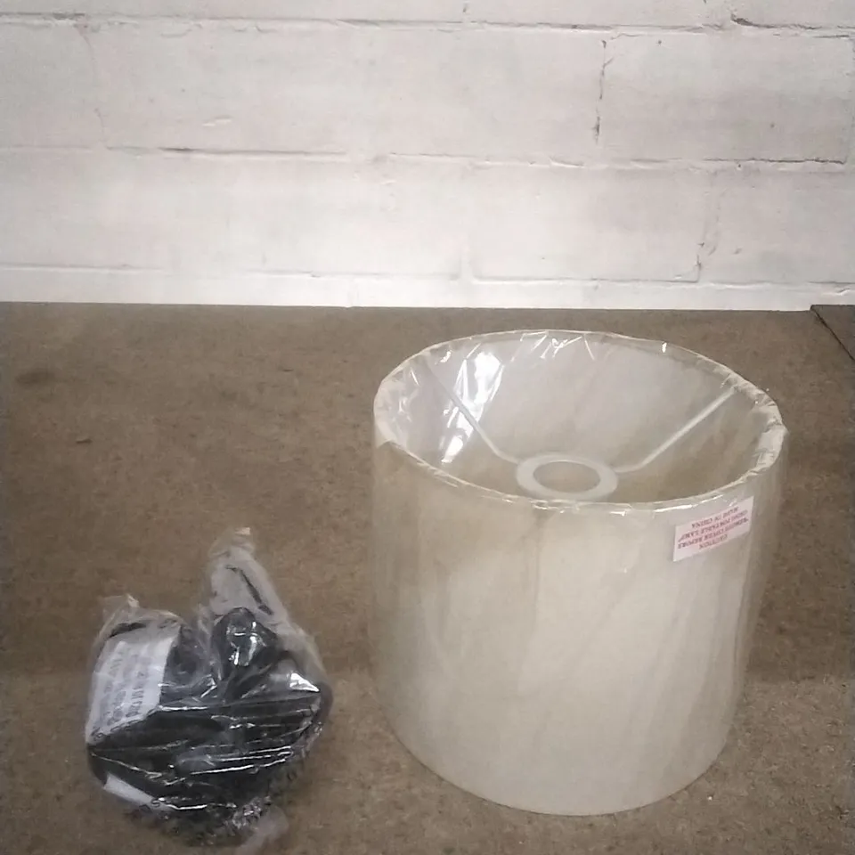 BOXED LINEN DRUM LAMPSHADE COLOUR (CREAM) 