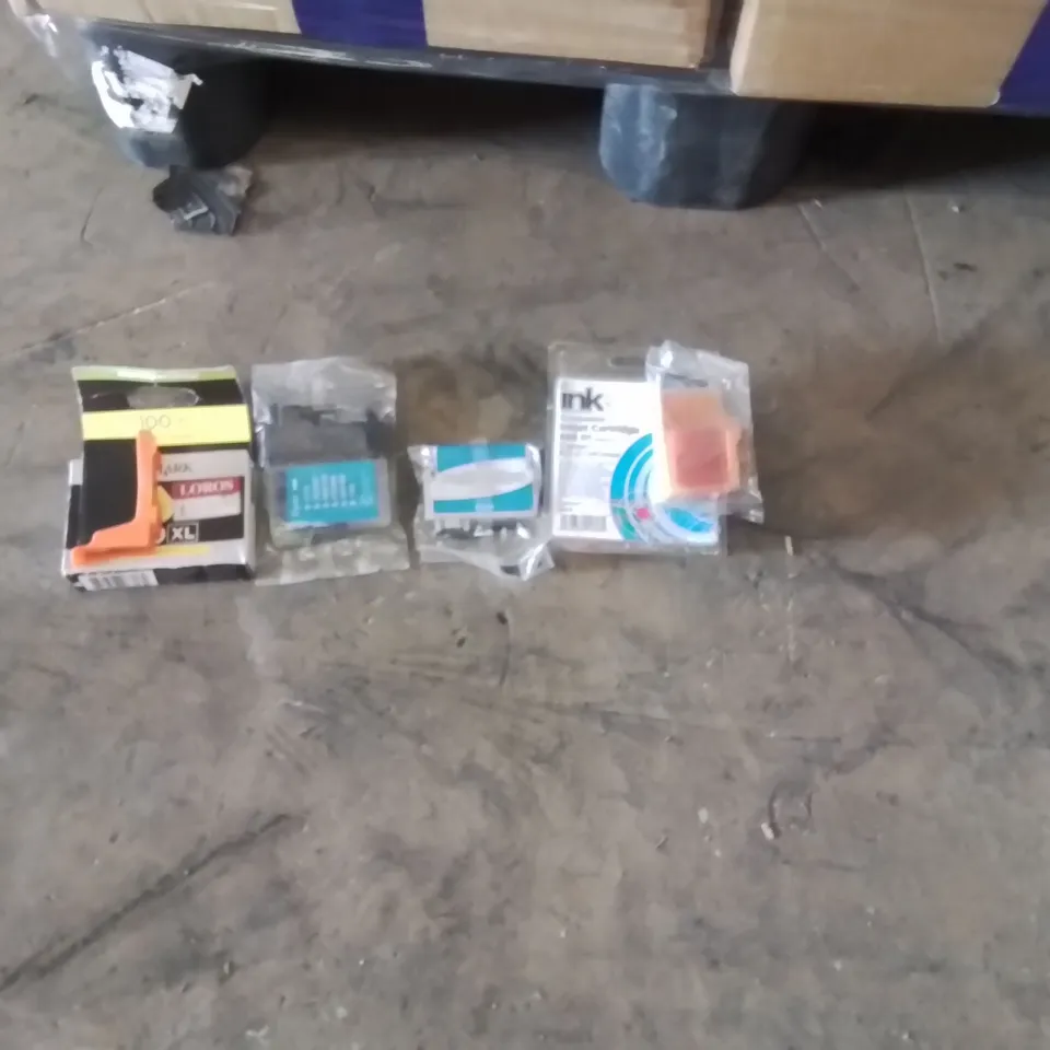 PALLET TO CONTAIN A LARGE QUANTITY OF INK CARTRIDGES 