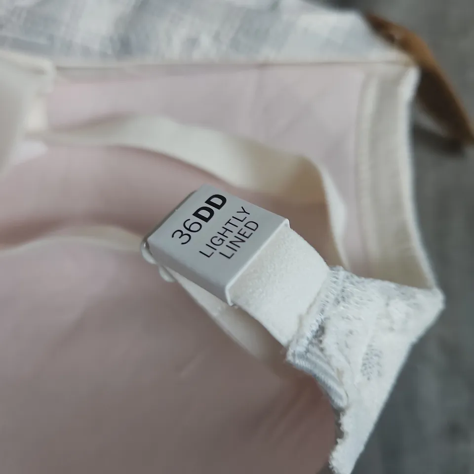 VICTORIA SECRETS BRA - LIGHTLY LINED, PLAID PATTERN, SIZE 36DD (UK)